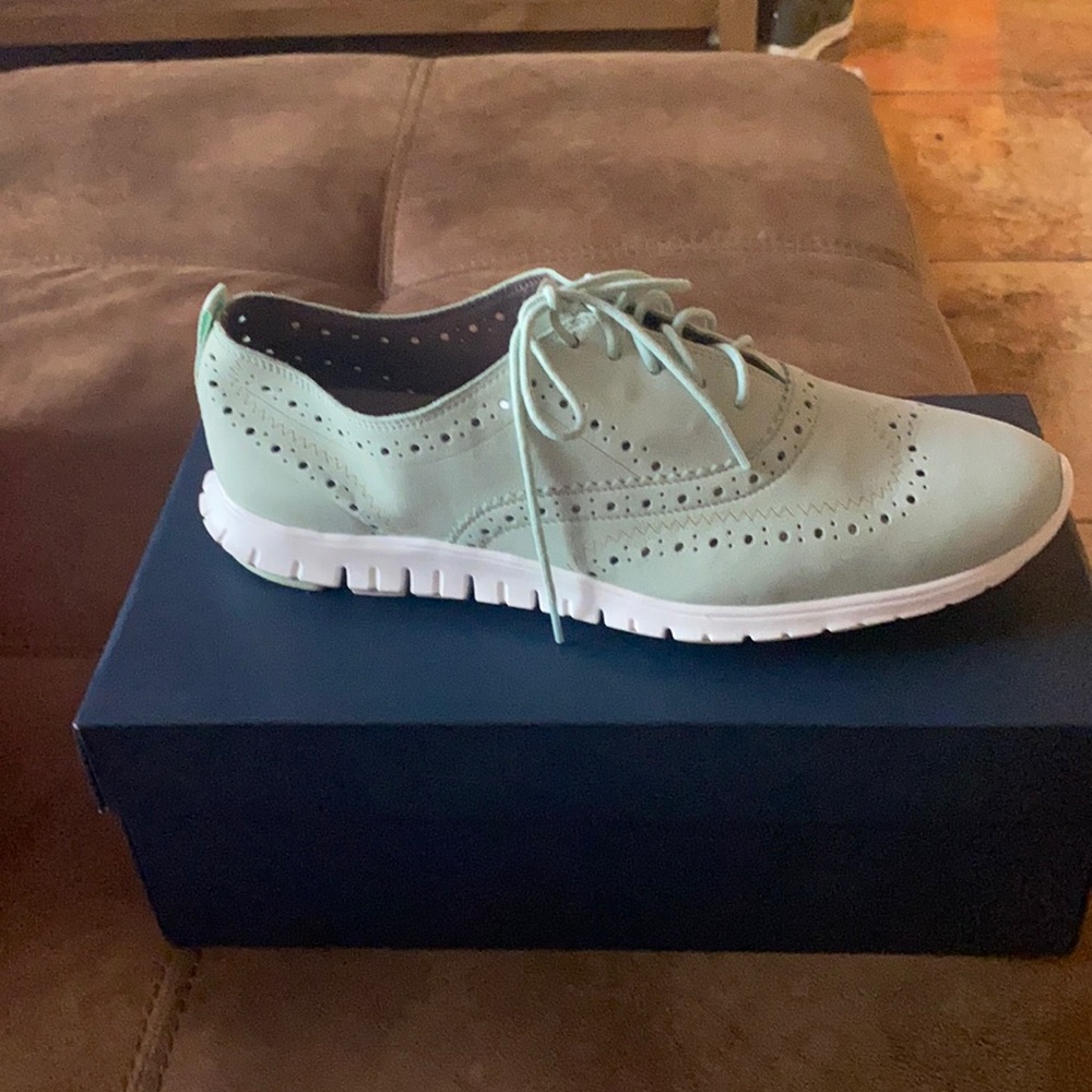 Women’s shoes